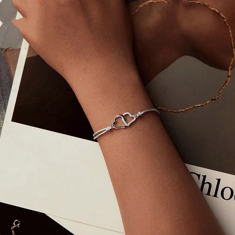 Bracelet délicat en corde grise pour femmes et adolescentes