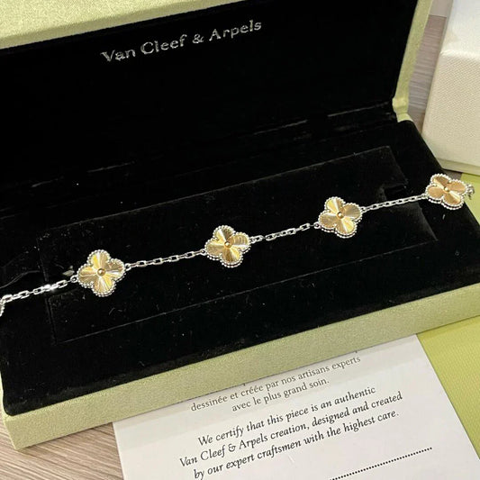 [Kincade Jewelrys] BRACELET DE NOËL CLOVER 5 MOTIFS ÉDITION LIMITÉE