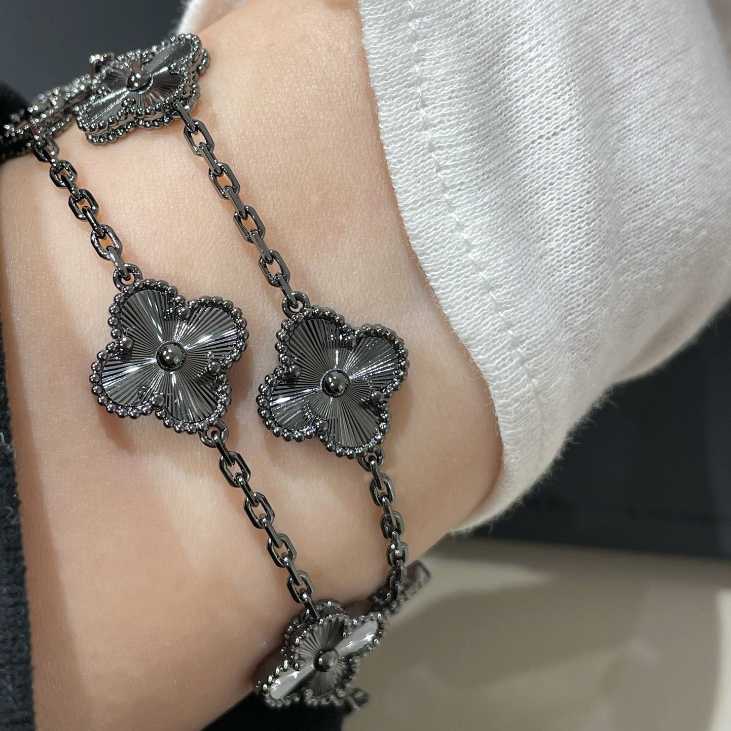 [Kincade Jewelrys]CLOVER 5 MOTIF BLACK BRACELET