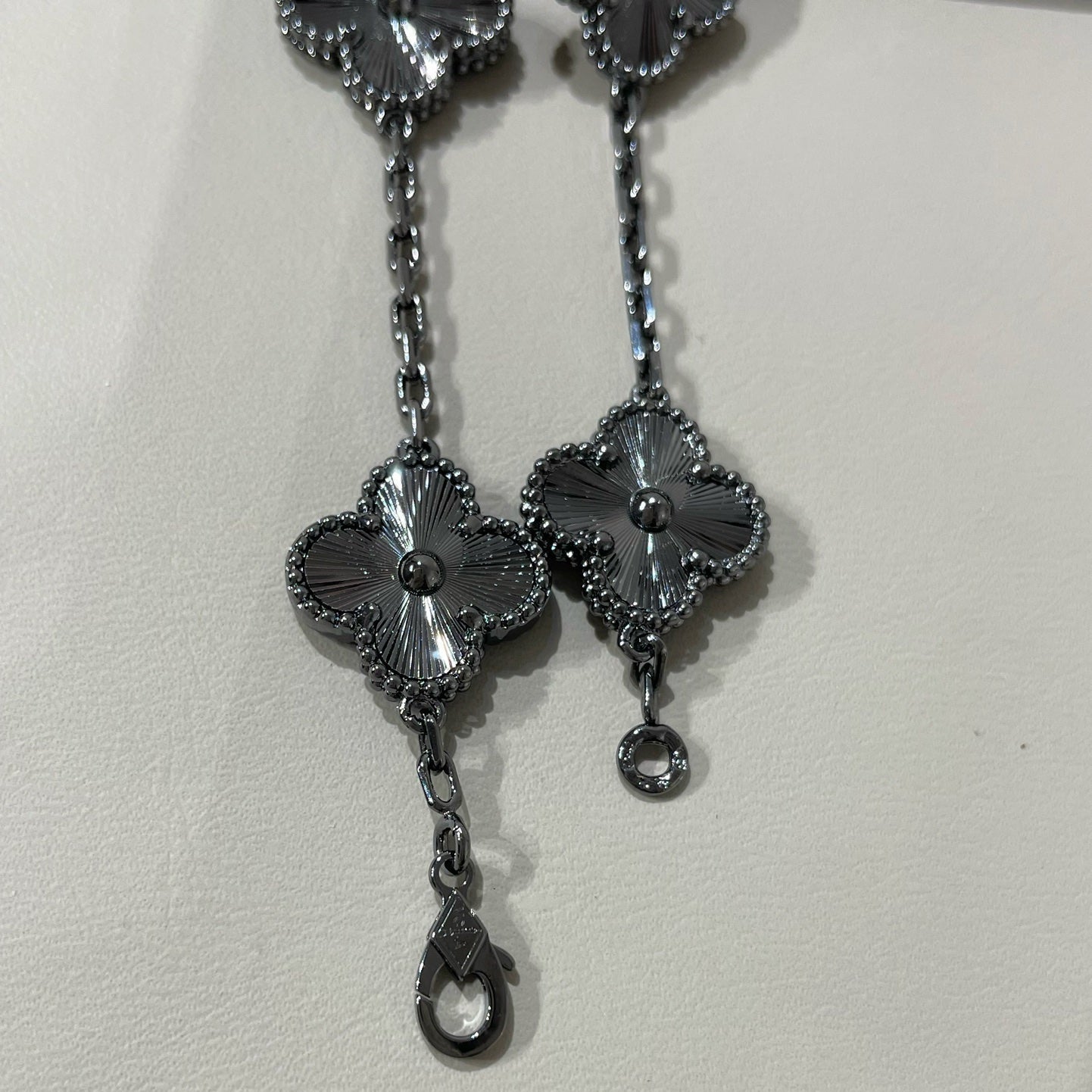 [Kincade Jewelrys]CLOVER 5 MOTIF BLACK BRACELET