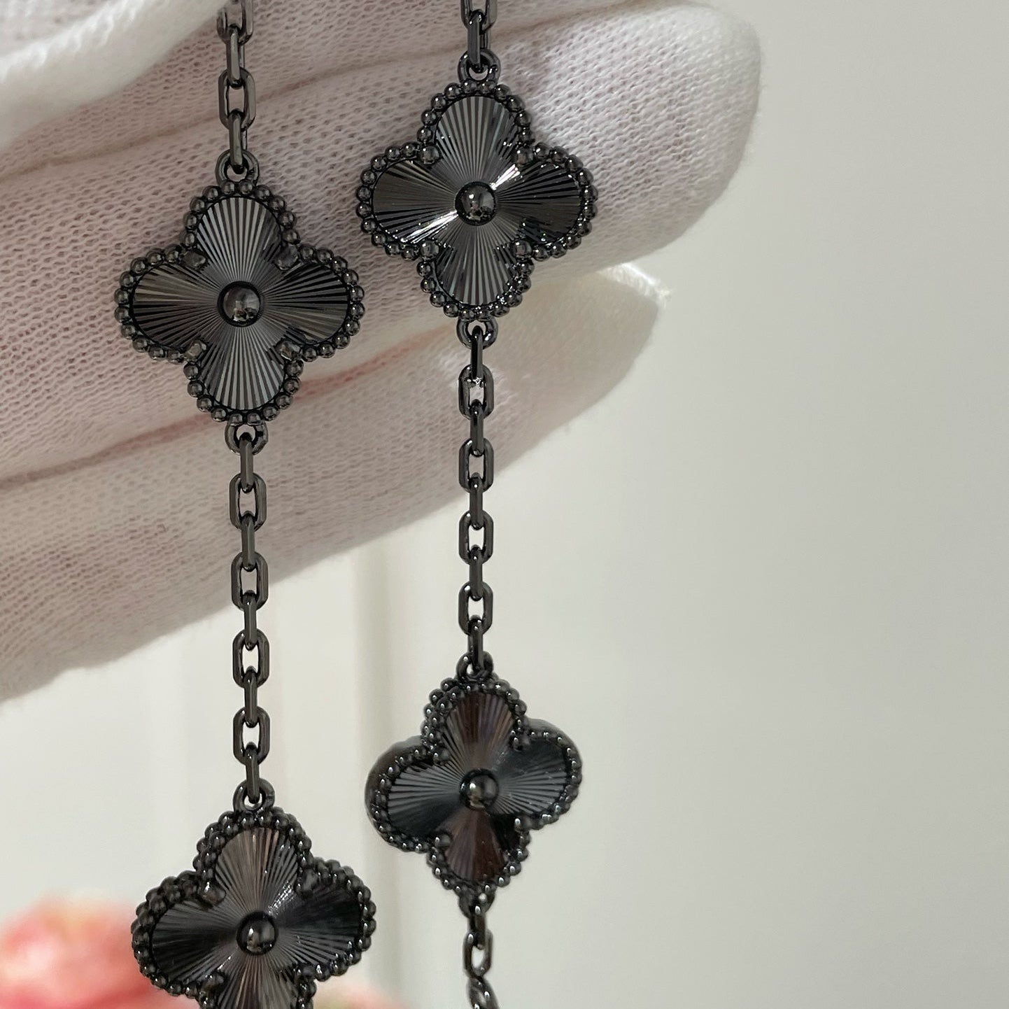 [Kincade Jewelrys]CLOVER 5 MOTIF BLACK BRACELET
