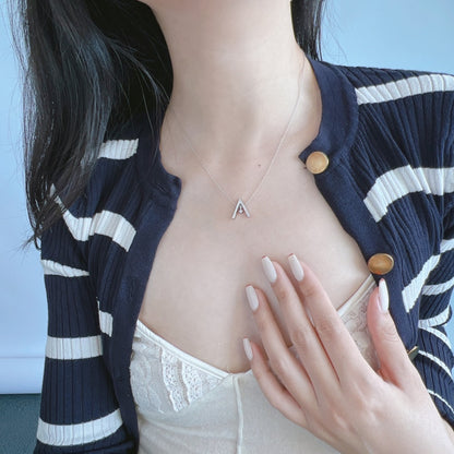 [Kincade Jewelrys] Collier scintillant en forme de « A »
