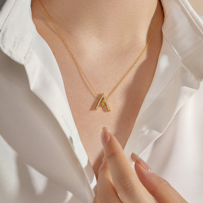 [Kincade Jewelrys] Collier scintillant en forme de « A »