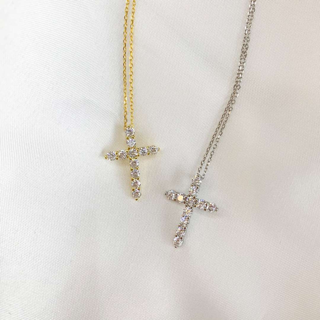 [Kincade Jewelrys] Collier unique en forme de croix