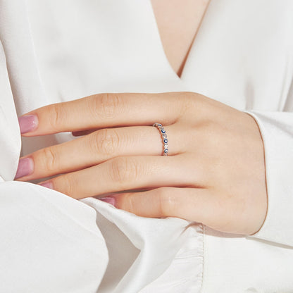 [Kincade Jewelrys] Bague ronde scintillante et vibrante pour un usage quotidien