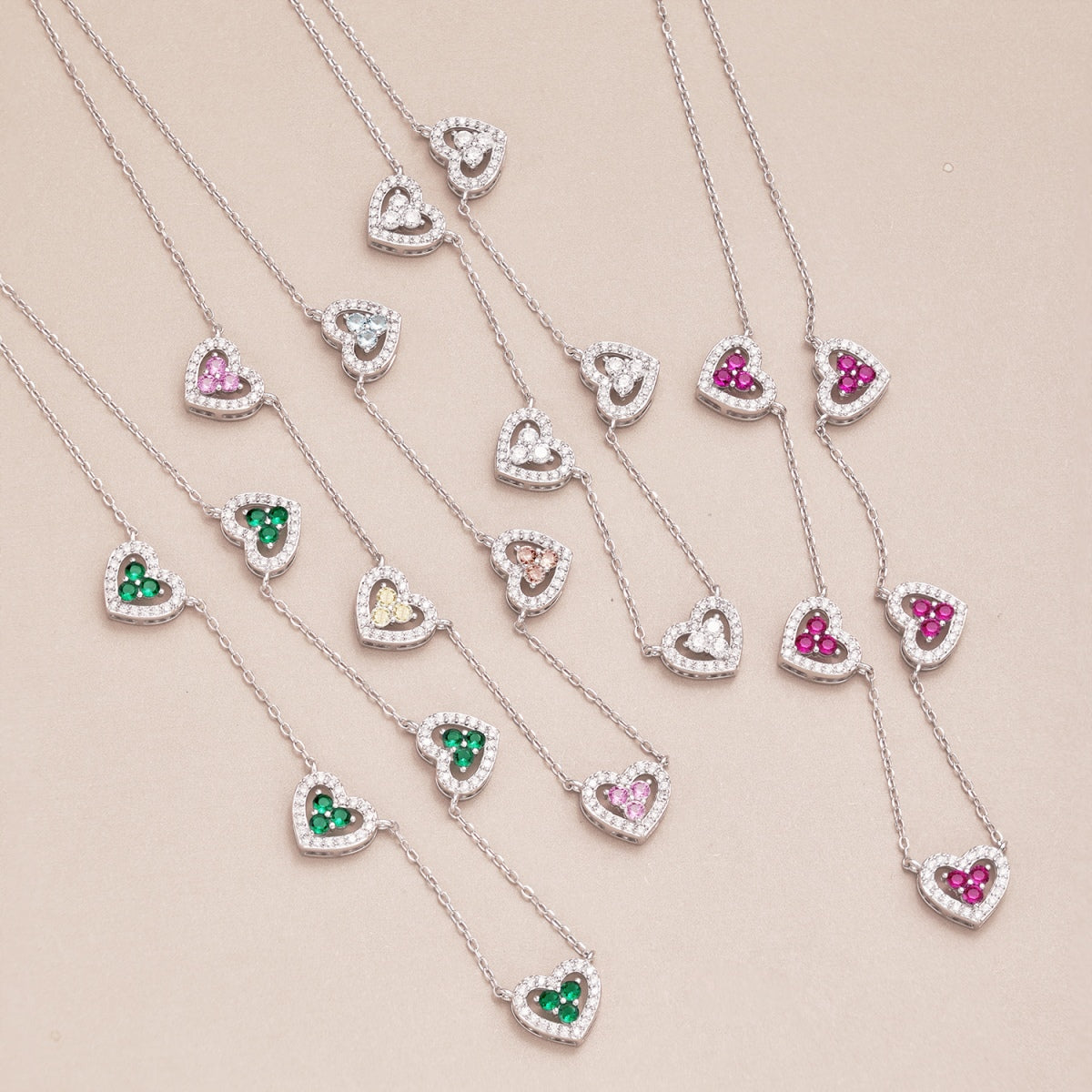 [Kincade Jewelrys] Collier scintillant à cinq cœurs