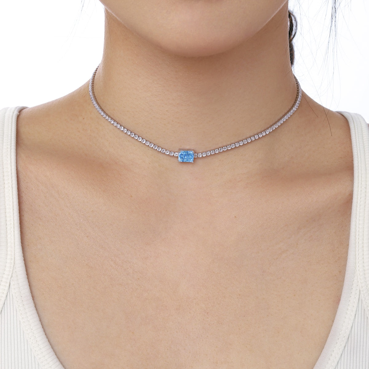 [Kincade Jewelrys] Collier orné d'une émeraude taille 2,0 carats