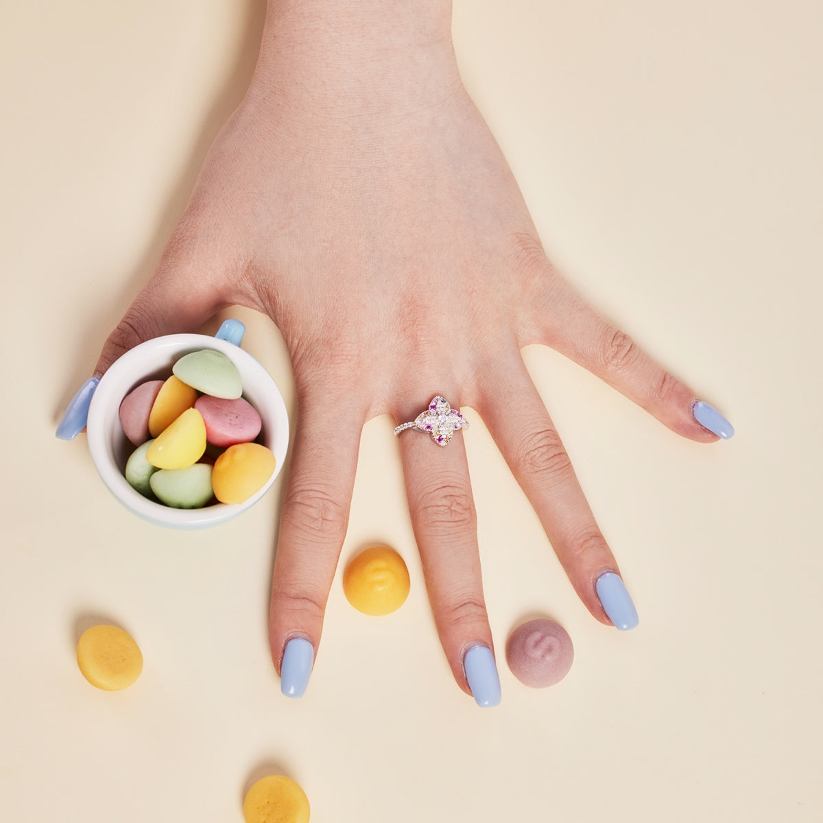 [Kincade Jewelry] Bague de banquet luxueuse en forme de fleur colorée