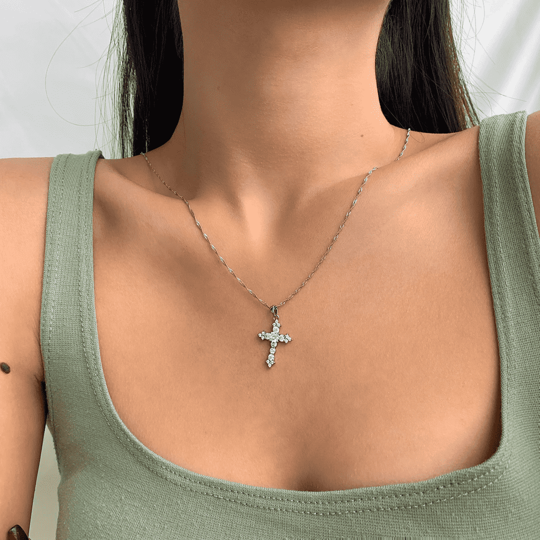 [Kincade Jewelrys] Collier délicat en forme de croix