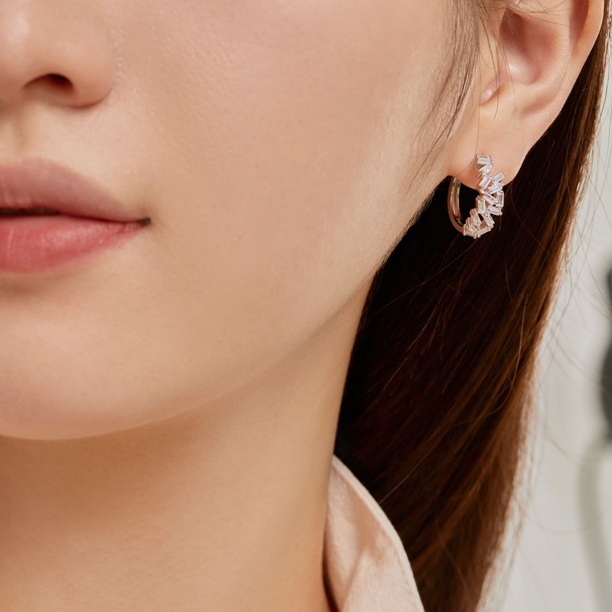 [Kincade Jewelry] Boucles d'oreilles éblouissantes et colorées en émeraude taille quotidienne