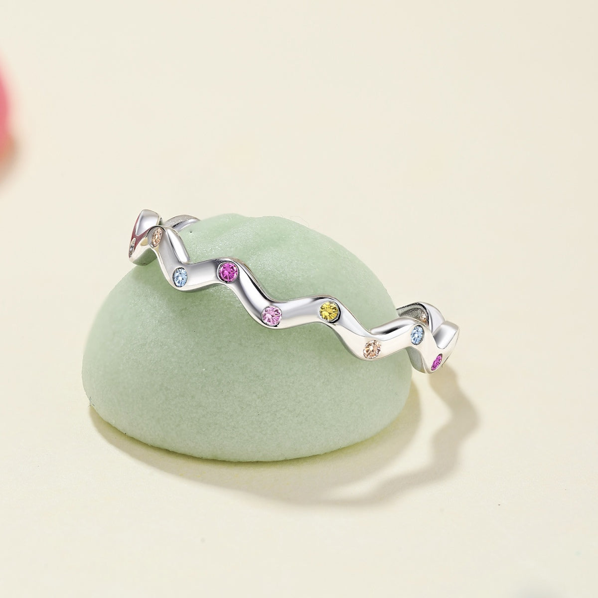 [Kincade Jewelrys] Bague de tous les jours à taille ronde et vibrante