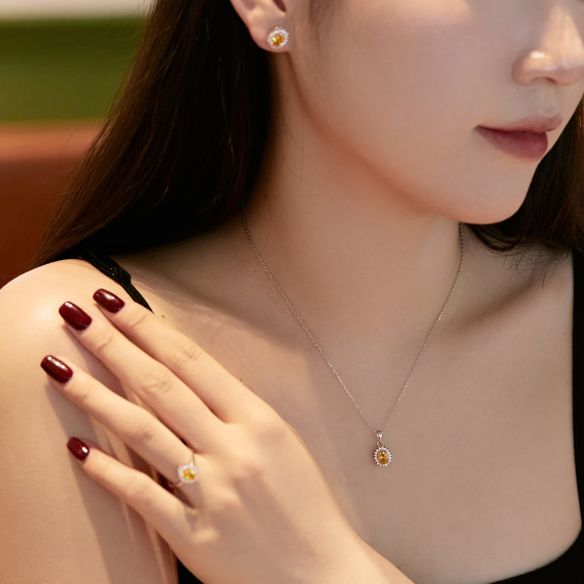 [Kincade Jewelry] Boucles d'oreilles délicates à coupe ovale radiante pour le quotidien