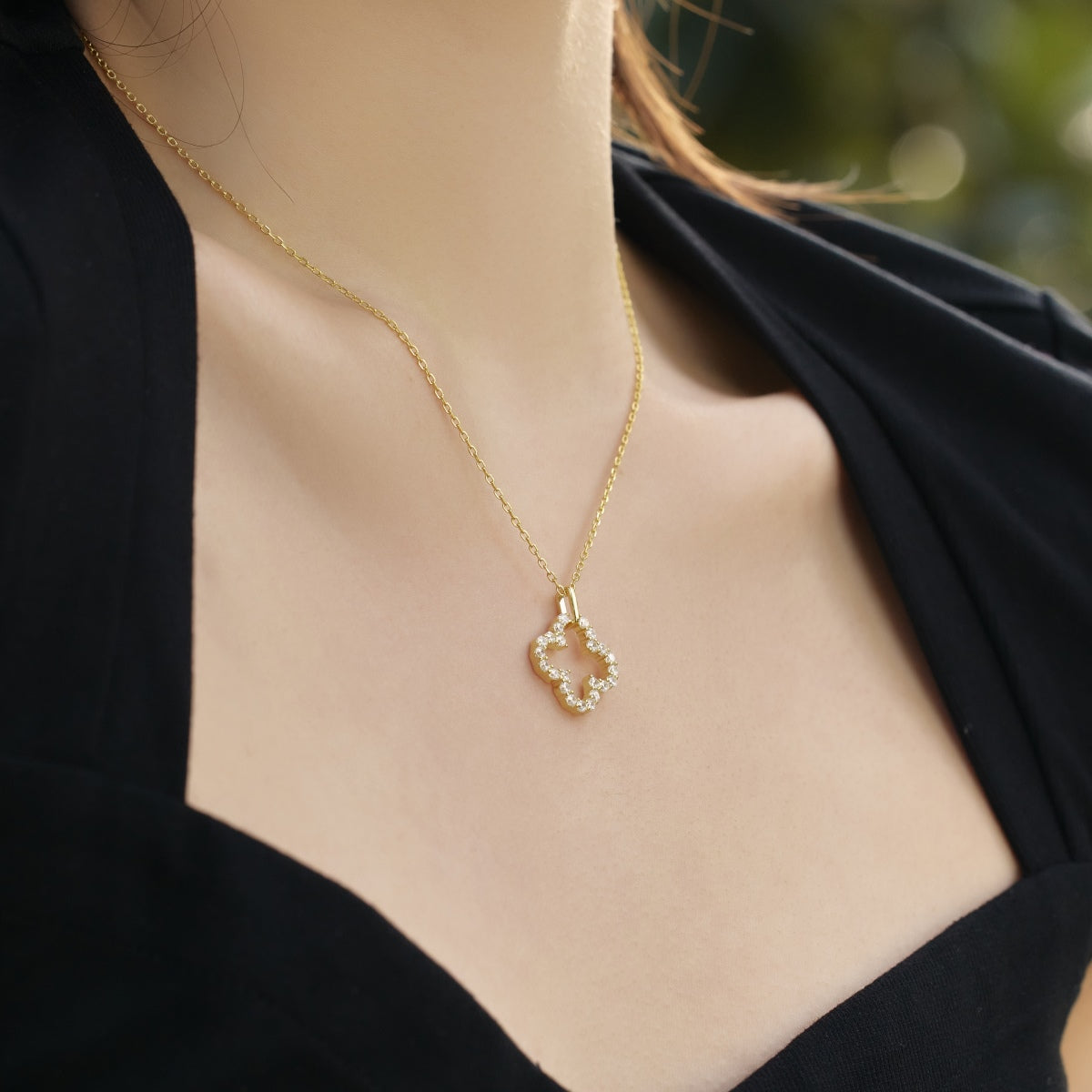 [Kincade Jewelrys]Four-Leaf Clover Hollow Design Exquisite Necklace