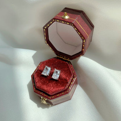 [Kincade Jewelrys] Boucles d'oreilles à tige rectangulaires brillantes et élégantes avec pierre centrale