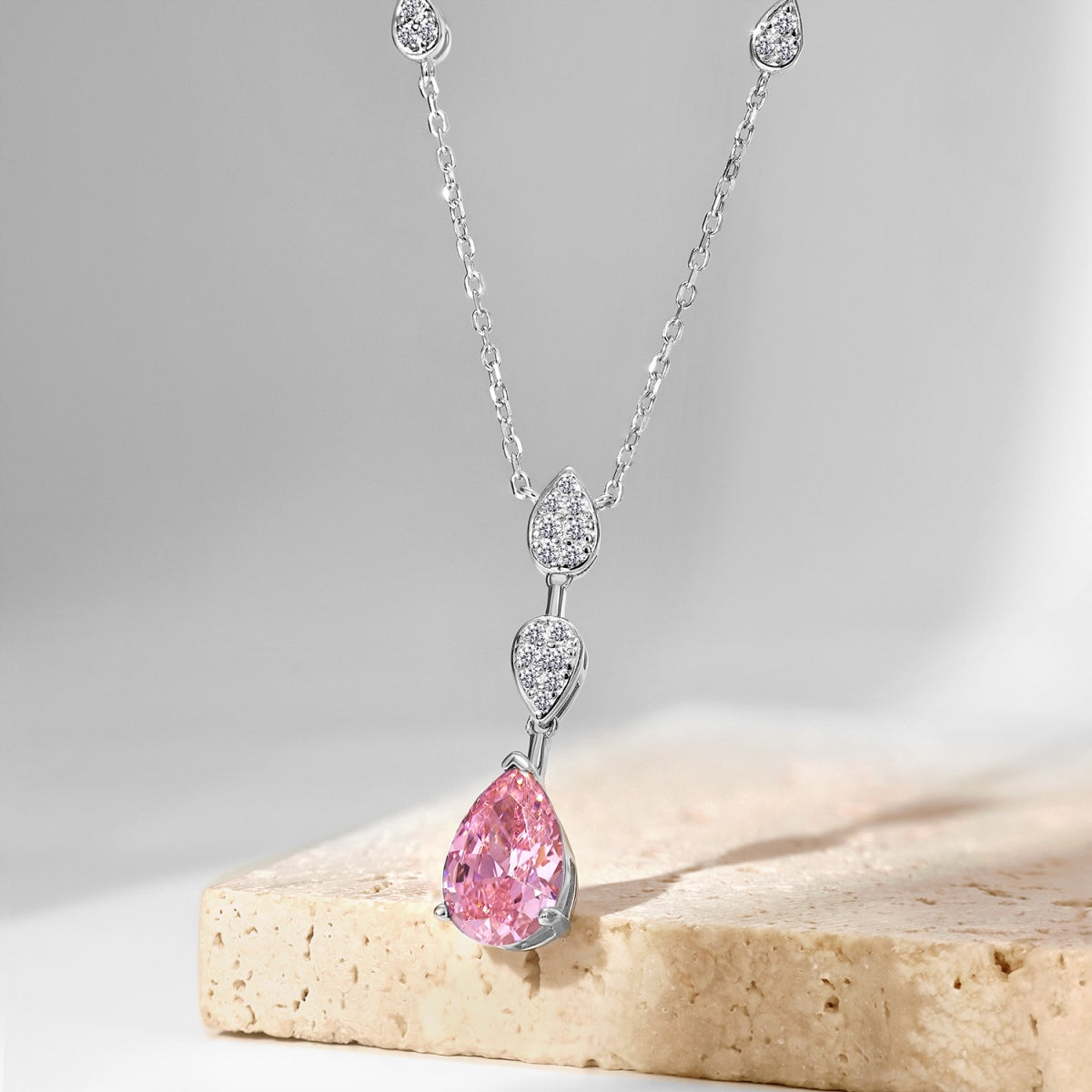 [Kincade Jewelrys] Collier éblouissant taille poire