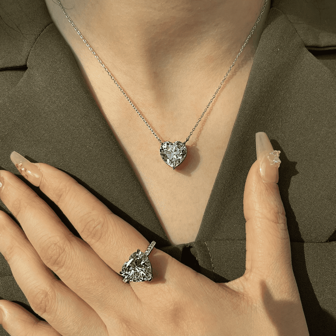 [Kincade Jewelrys] Collier en forme de cœur rayonnant de 6,0 carats