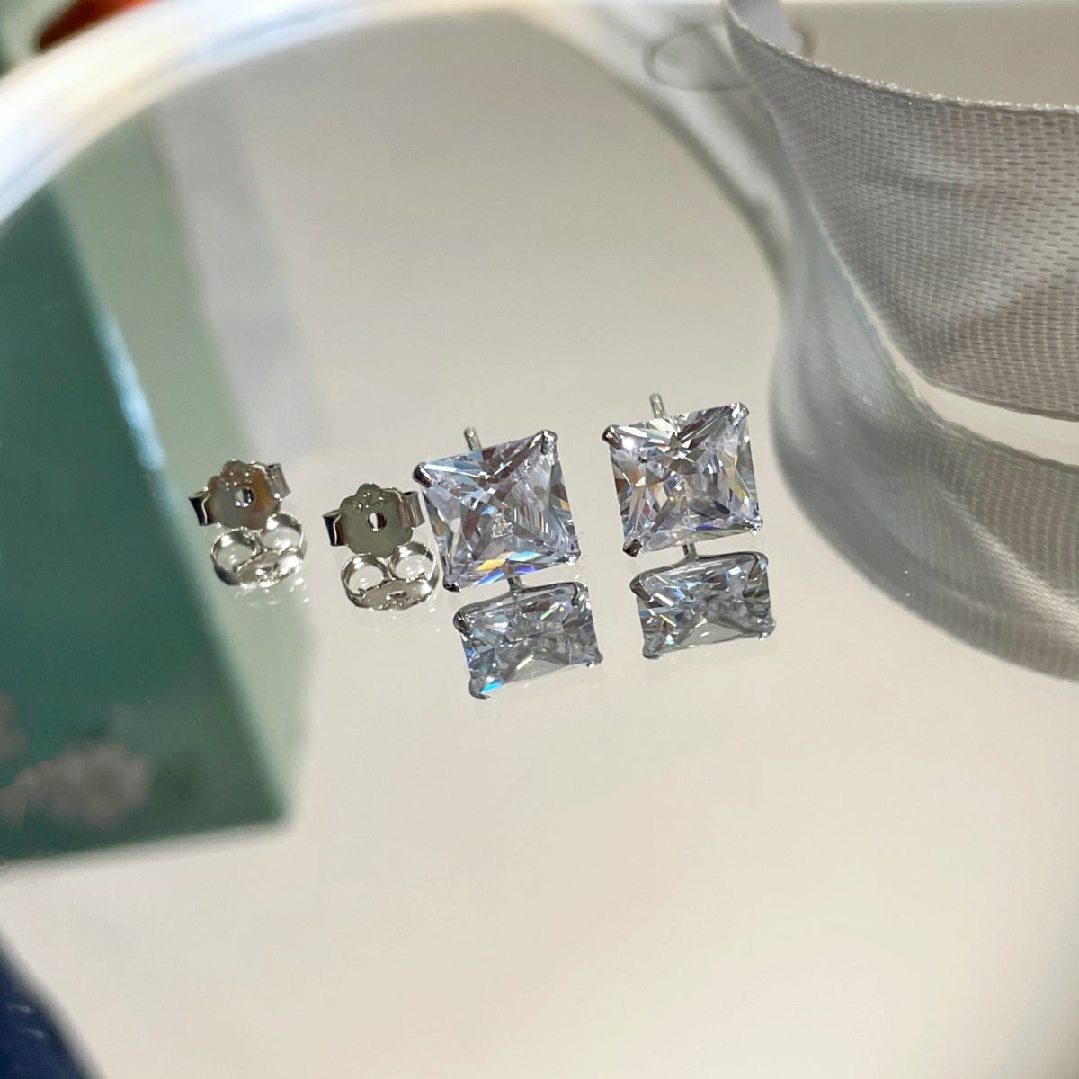 [Kincade Jewelrys] Boucles d'oreilles carrées ornées