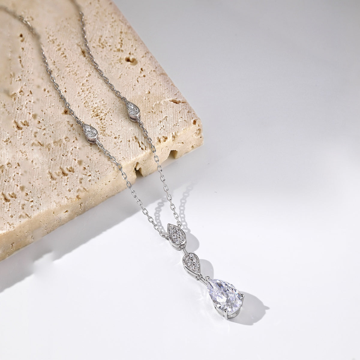 [Kincade Jewelrys] Collier éblouissant taille poire