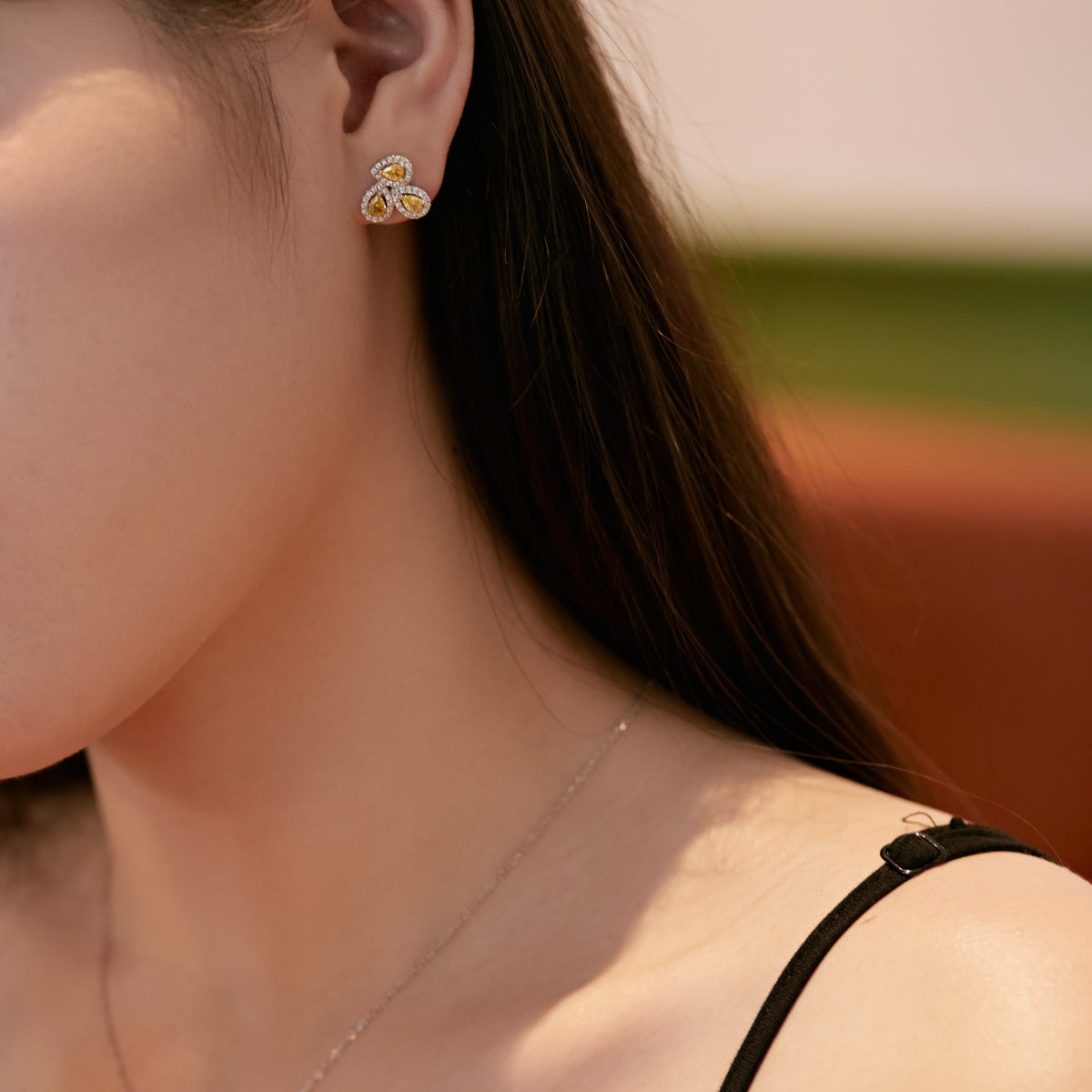 [Kincade Jewelry] Boucles d'oreilles ornées en forme de fleur et de poire