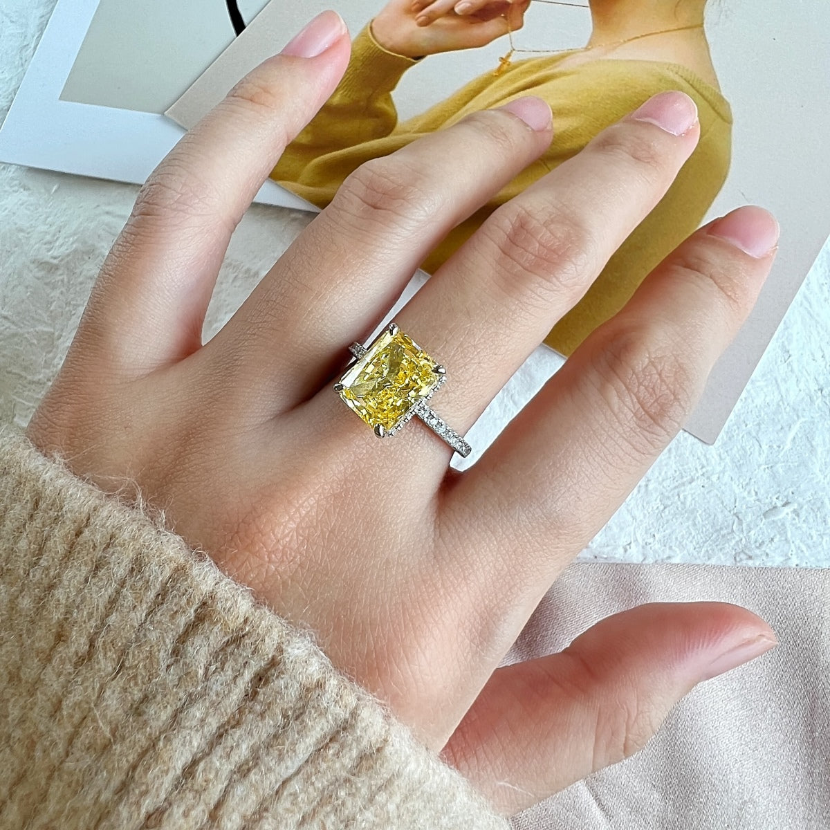 [Kincade Jewelry] Bague de fiançailles luxueuse de 4,0 carats