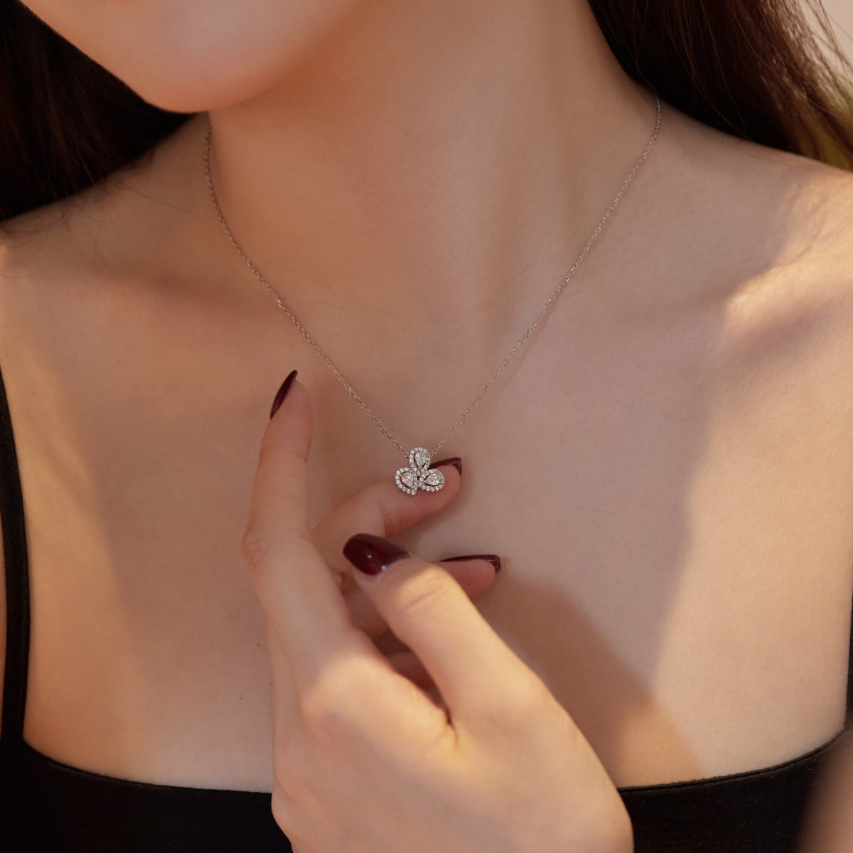 [Kincade Jewelrys] Collier élégant en forme de fleur et taille poire