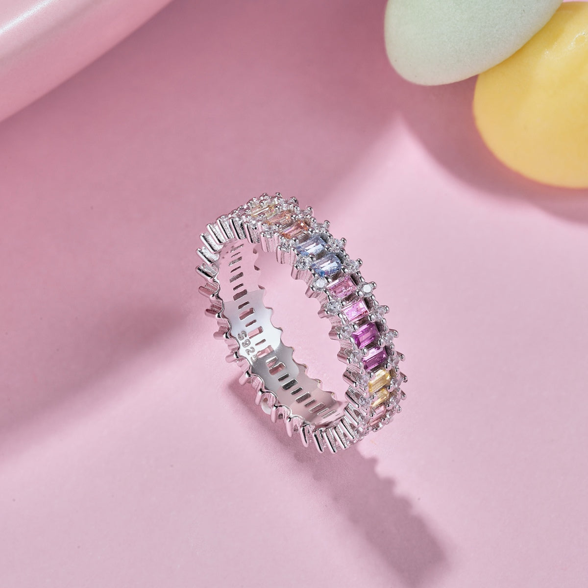 [Kincade Jewelrys]Splashy Ornate Emerald Cut Cocktail Ring