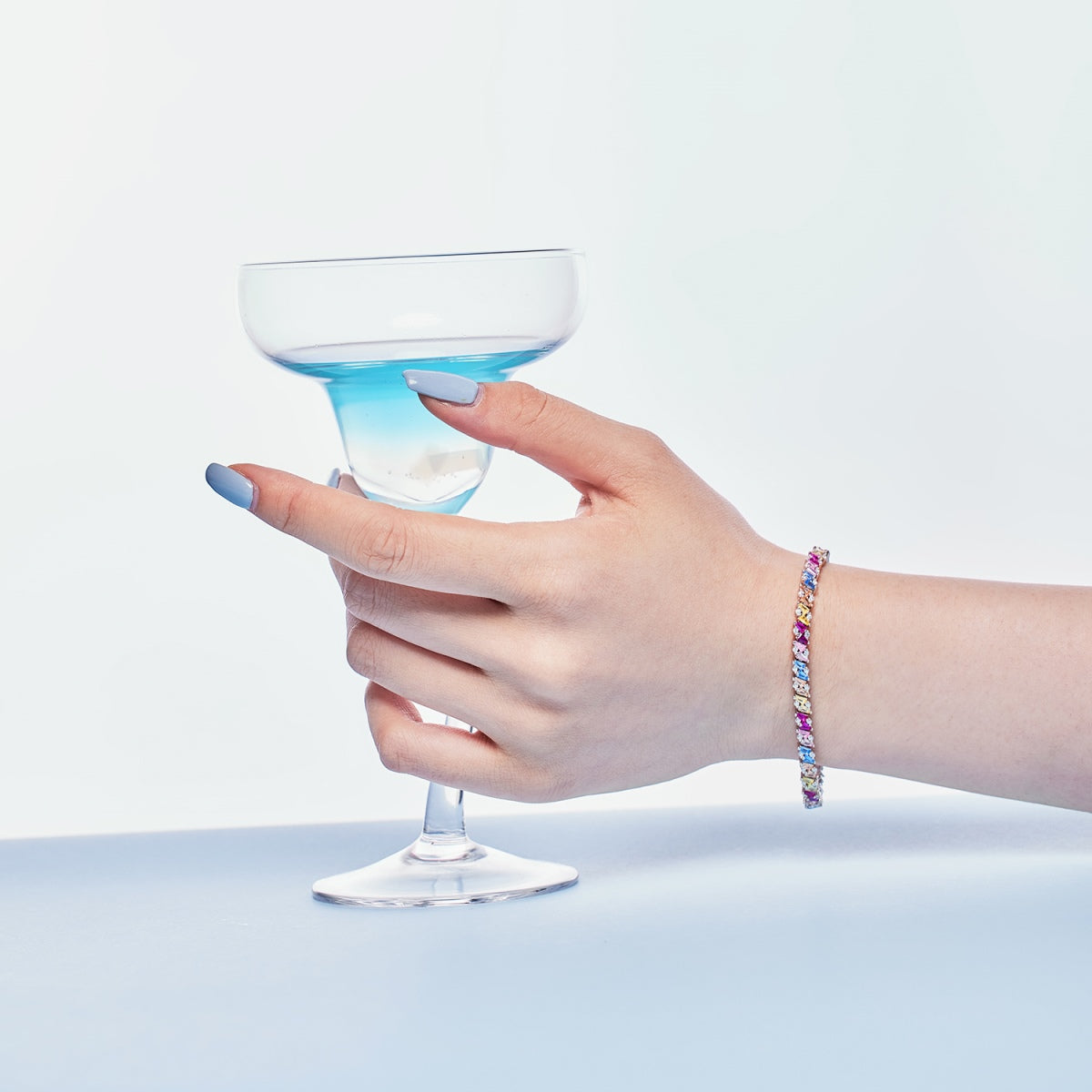 [Kincade Jewelrys] Bracelet de fête multi-coupes orné et scintillant