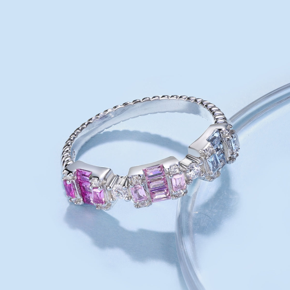 [Kincade Jewelrys] Bague de fête unique et colorée en émeraude taillée
