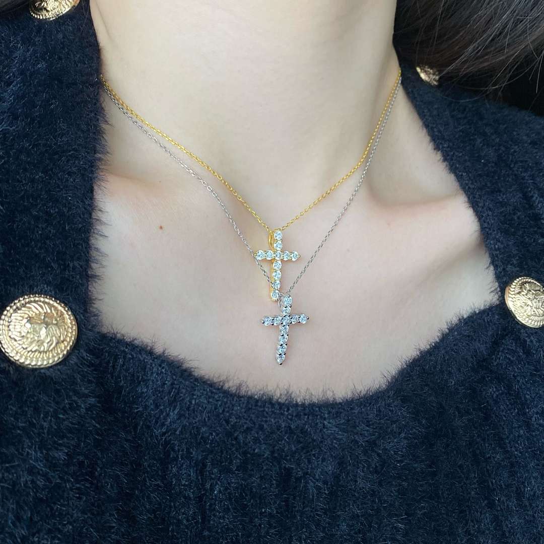 [Kincade Jewelrys] Collier unique en forme de croix
