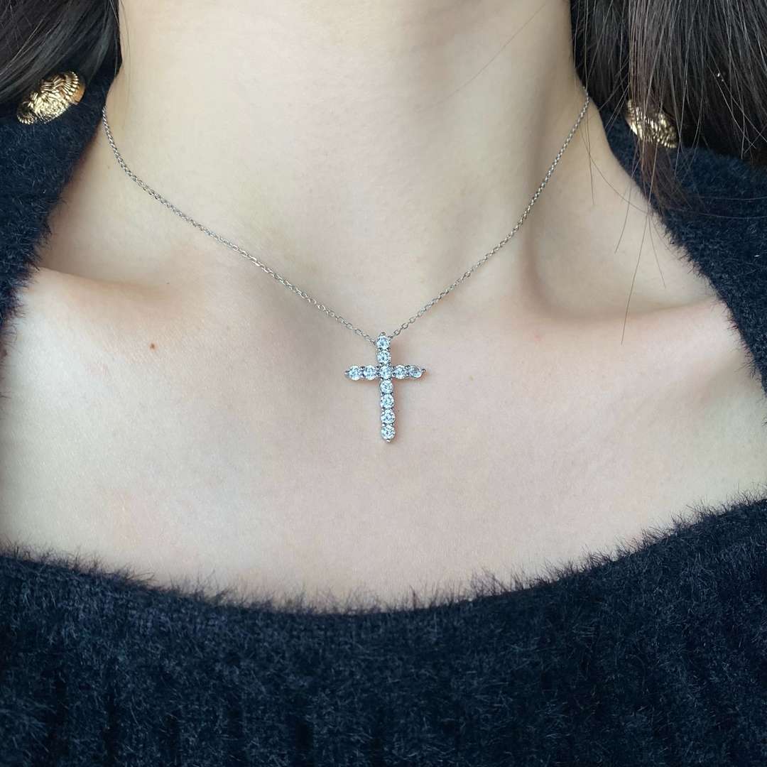 [Kincade Jewelrys] Collier unique en forme de croix