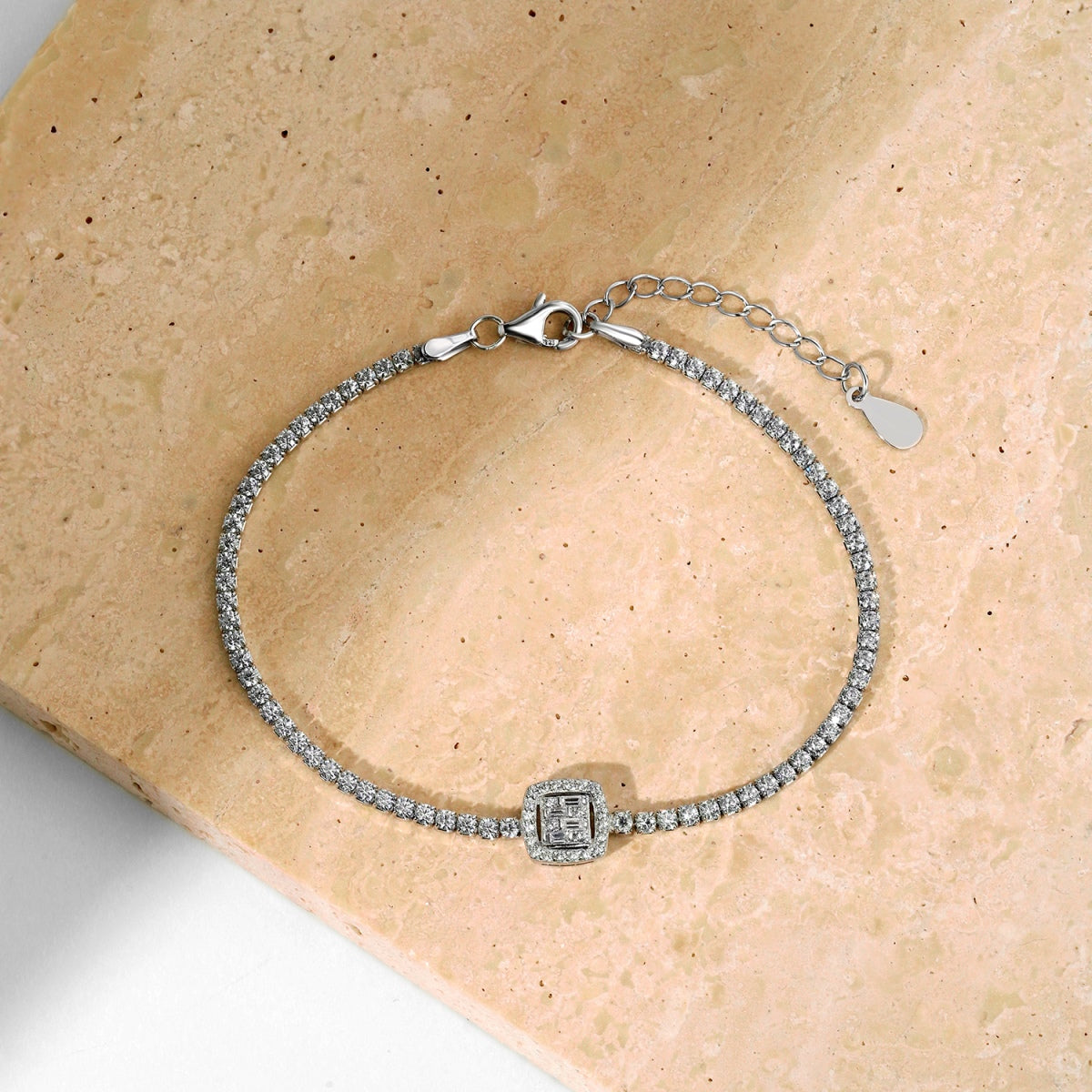 [Kincade Jewelry] Bracelet de banquet luxueux et éblouissant de forme carrée