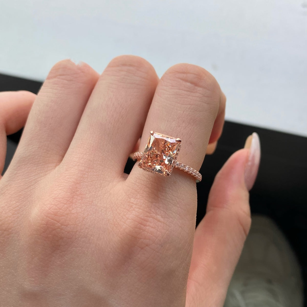 [Kincade Jewelry] Bague de fiançailles luxueuse de 4,0 carats