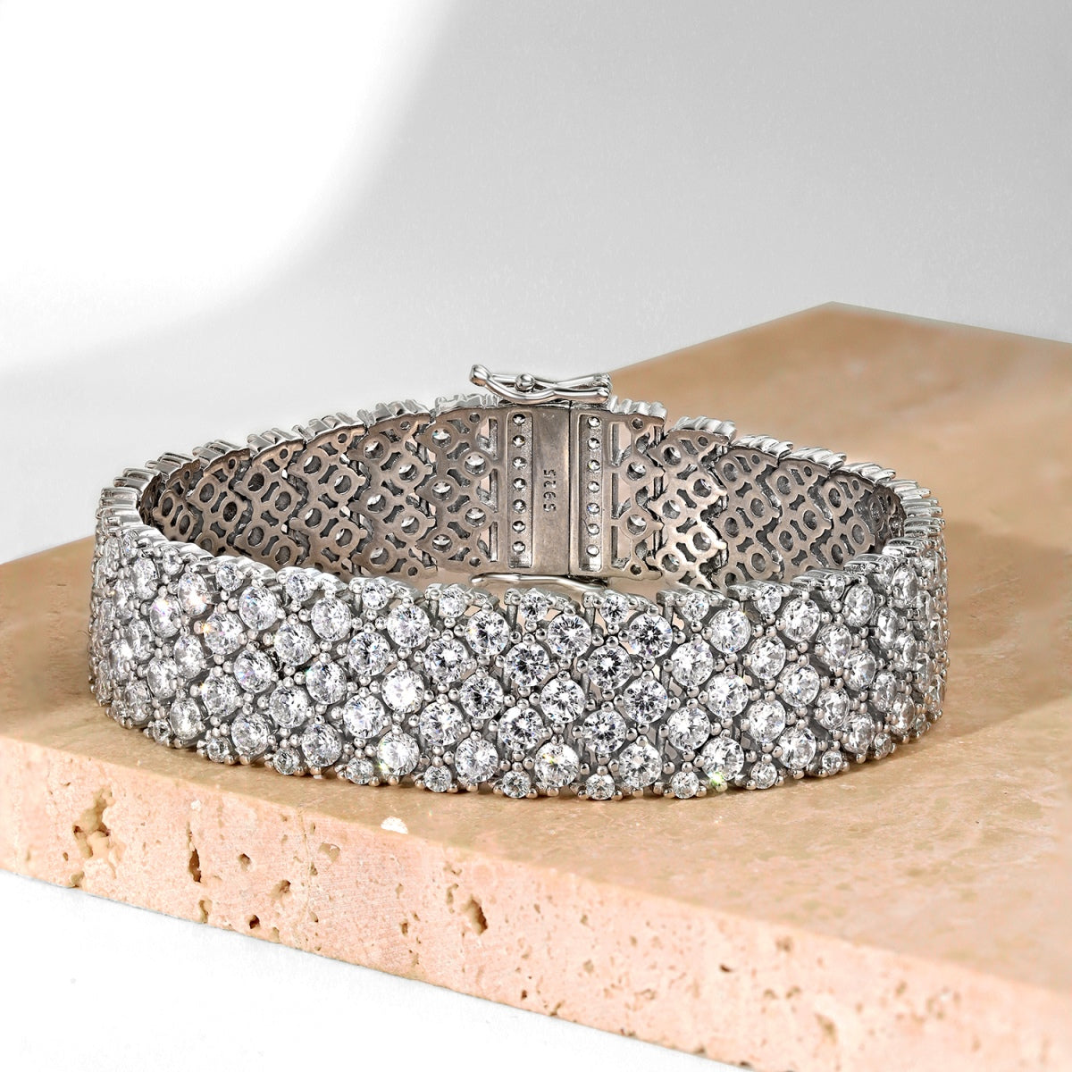 [Kincade Jewelrys] Bracelet de fête élégant et orné de coupe ronde