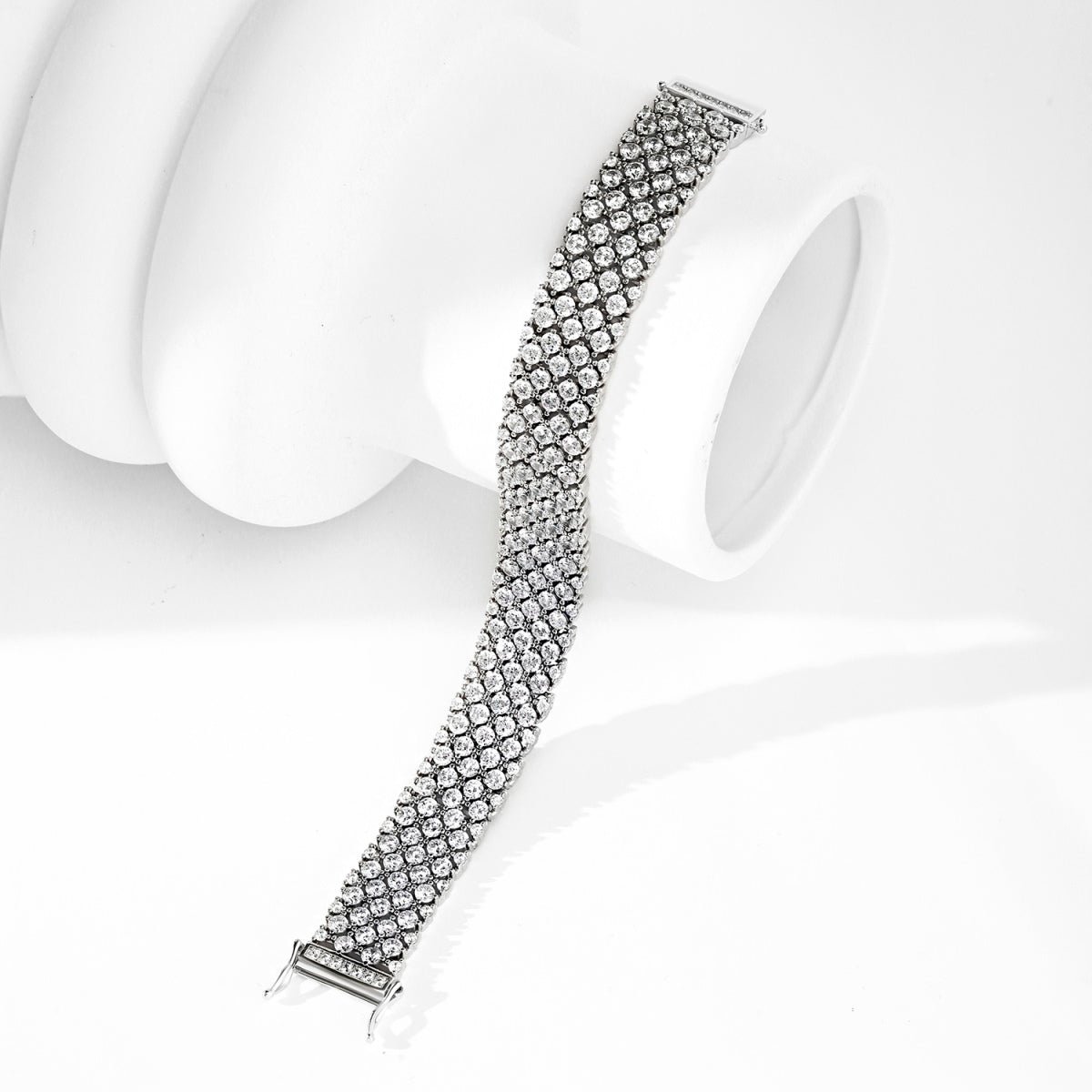[Kincade Jewelrys] Bracelet de fête élégant et orné de coupe ronde