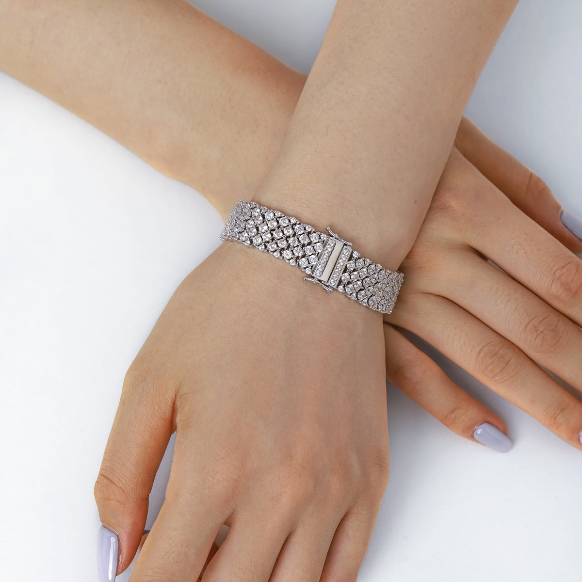 [Kincade Jewelrys] Bracelet de fête élégant et orné de coupe ronde