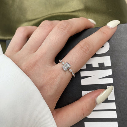 [Kincade Jewelry] Bague quotidienne délicate et resplendissante de 1,0 carat