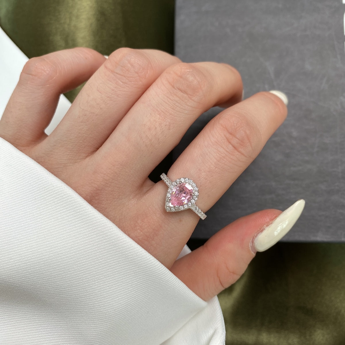 [Kincade Jewelrys]1.0 Carat Luxurious Resplendent Water Drop Shape Wedding Ring