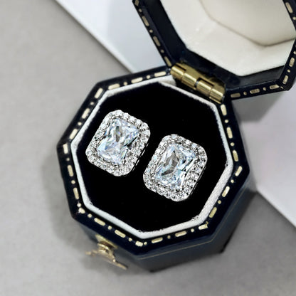 [Kincade Jewelry] Boucles d'oreilles luxueuses et délicates taille émeraude de 1,0 carat