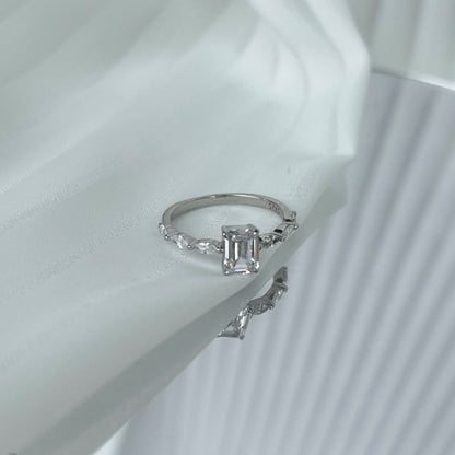 [Kincade Jewelry] Bague quotidienne délicate et resplendissante de 1,0 carat
