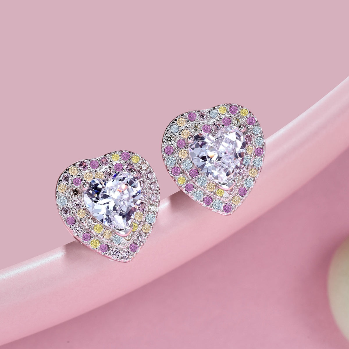 [Kincade Jewelry] Boucles d'oreilles éblouissantes en forme de cœur