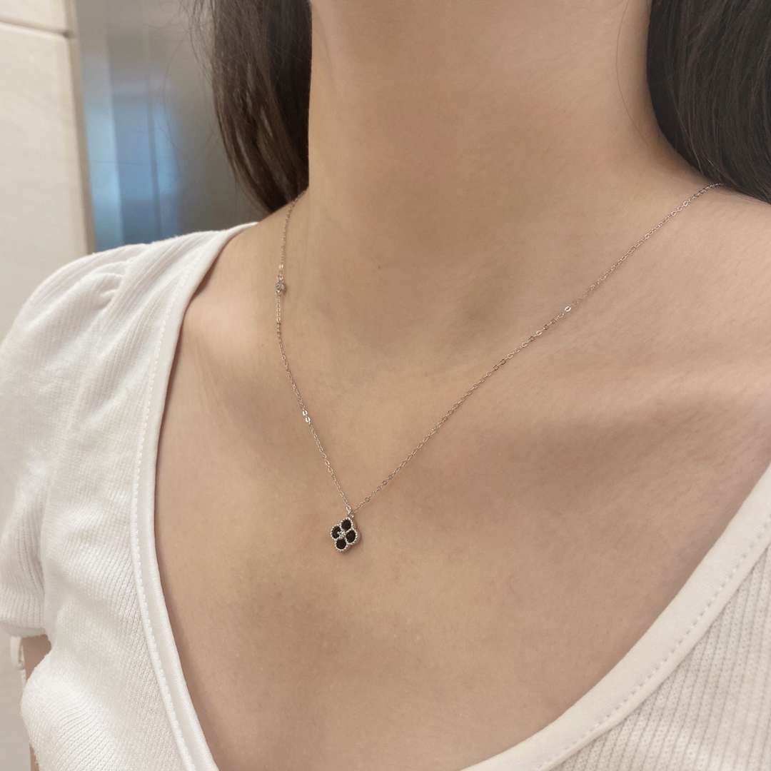 [Kincade Jewelrys] Collier délicat en forme de fleur