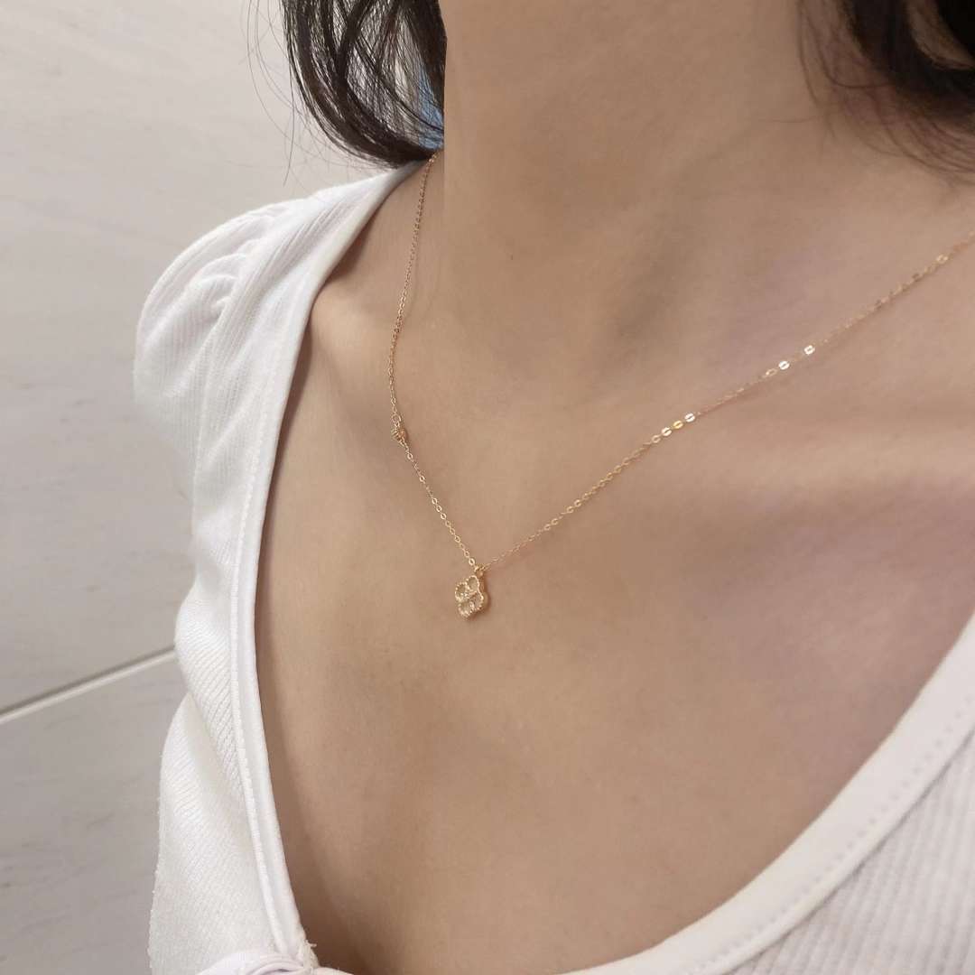 [Kincade Jewelrys] Collier délicat en forme de fleur