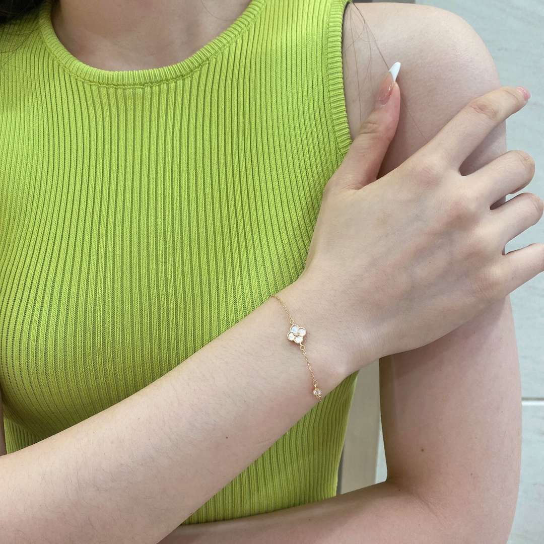 [Kincade Jewelrys] Bracelet délicat en trèfle à quatre feuilles