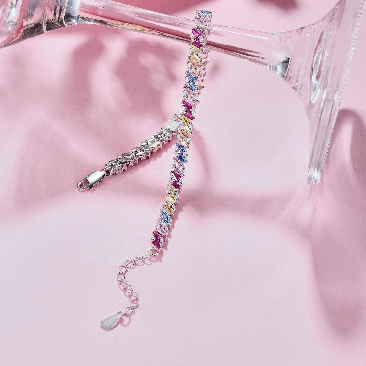 [Kincade Jewelrys] Bracelet de fête multi-coupes orné et scintillant