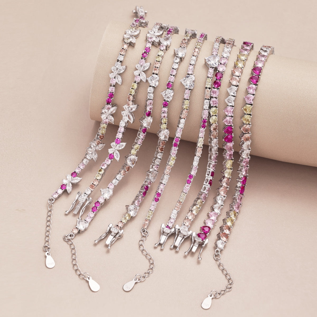 [Kincade Jewelrys] Collier tennis scintillant et coloré en forme de cœur