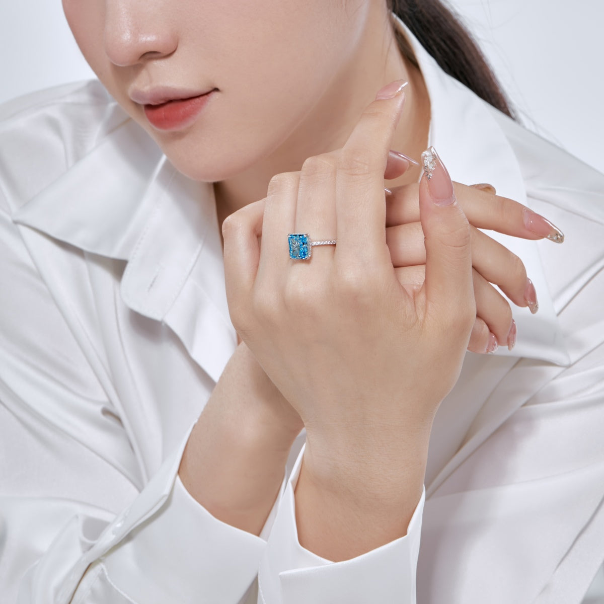 [Kincade Jewelry] Bague de fiançailles luxueuse de 4,0 carats