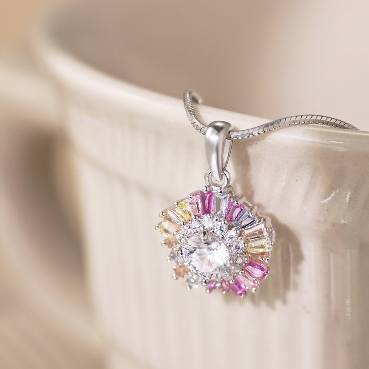[Kincade Jewelrys] Charmant collier de fleurs colorées
