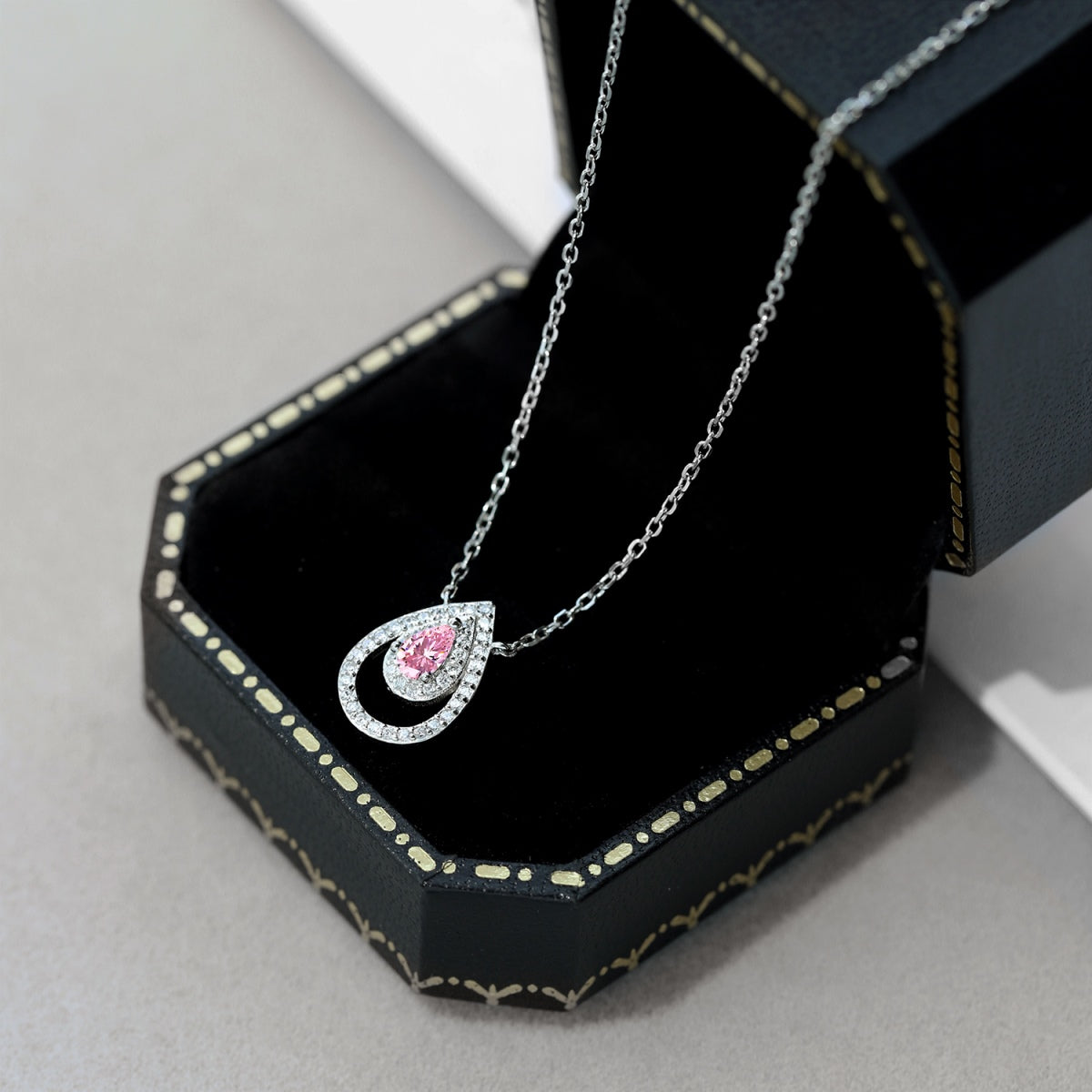 [Kincade Jewelrys]Sparkling Pear Cut Necklace