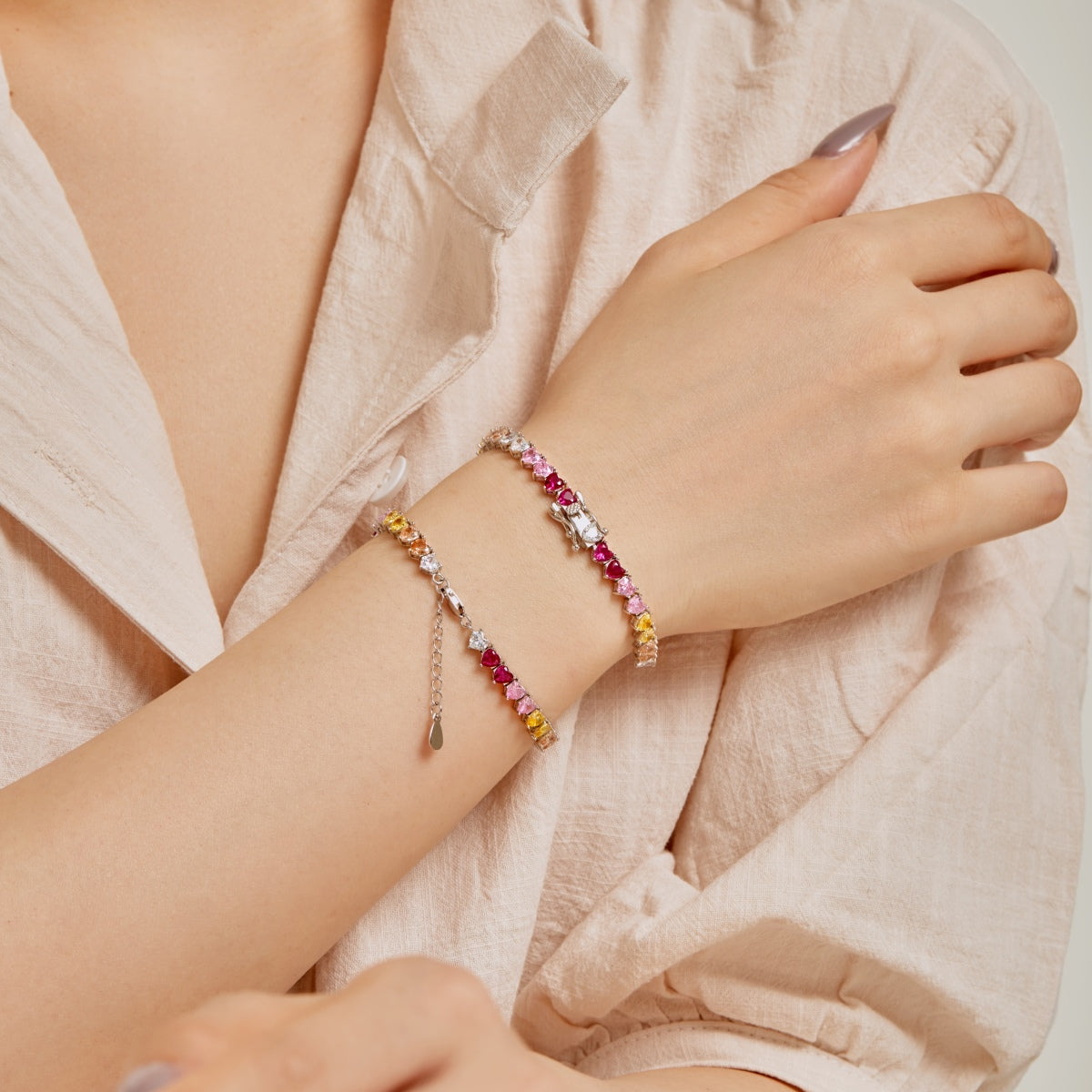 [Kincade Jewelrys] Bracelet romantique luxueux en forme de cœur coloré