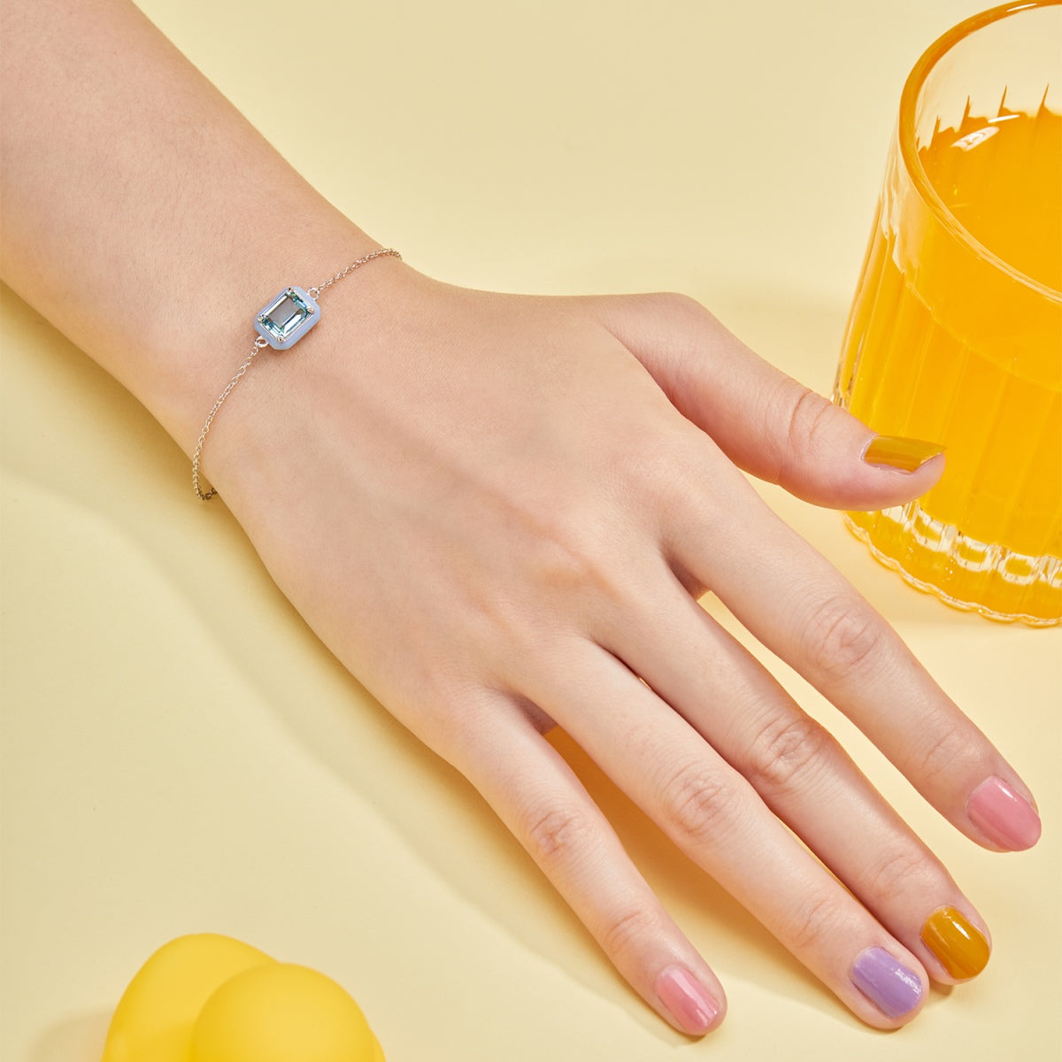 [Kincade Jewelrys] Bracelet quotidien en émeraude colorée scintillante de 2,0 carats